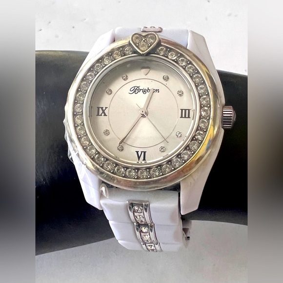 BRIGHTON  DANA POINT Latte Crystal Silver Round Disc Watch.  With a new battery main image 4